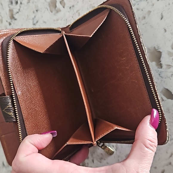 Louis Vuitton Monogram Brown Wallet with Box - Picture 9 of 14